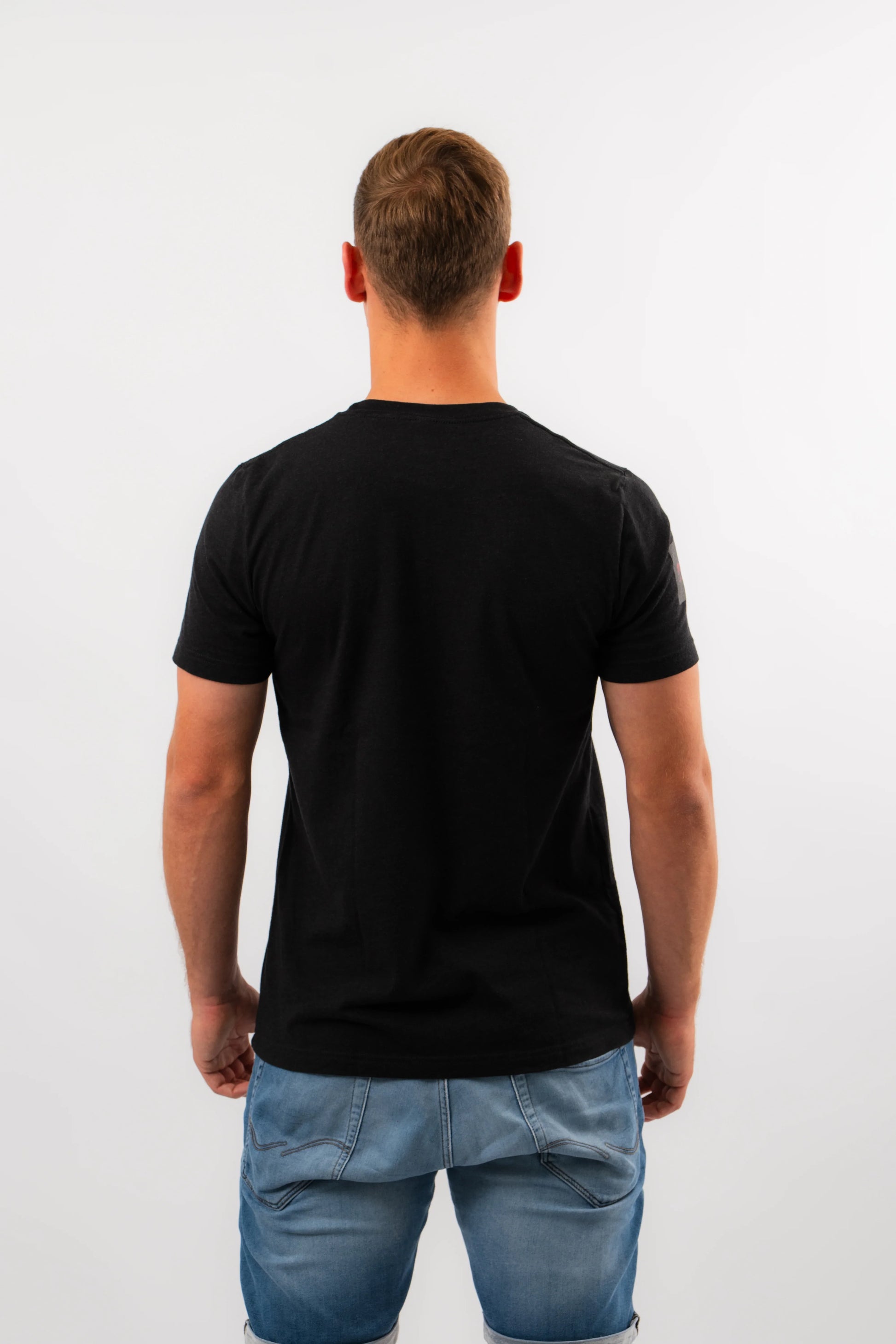 Break the Limit Anime T-Shirt Schwarz | ANIWHEARE