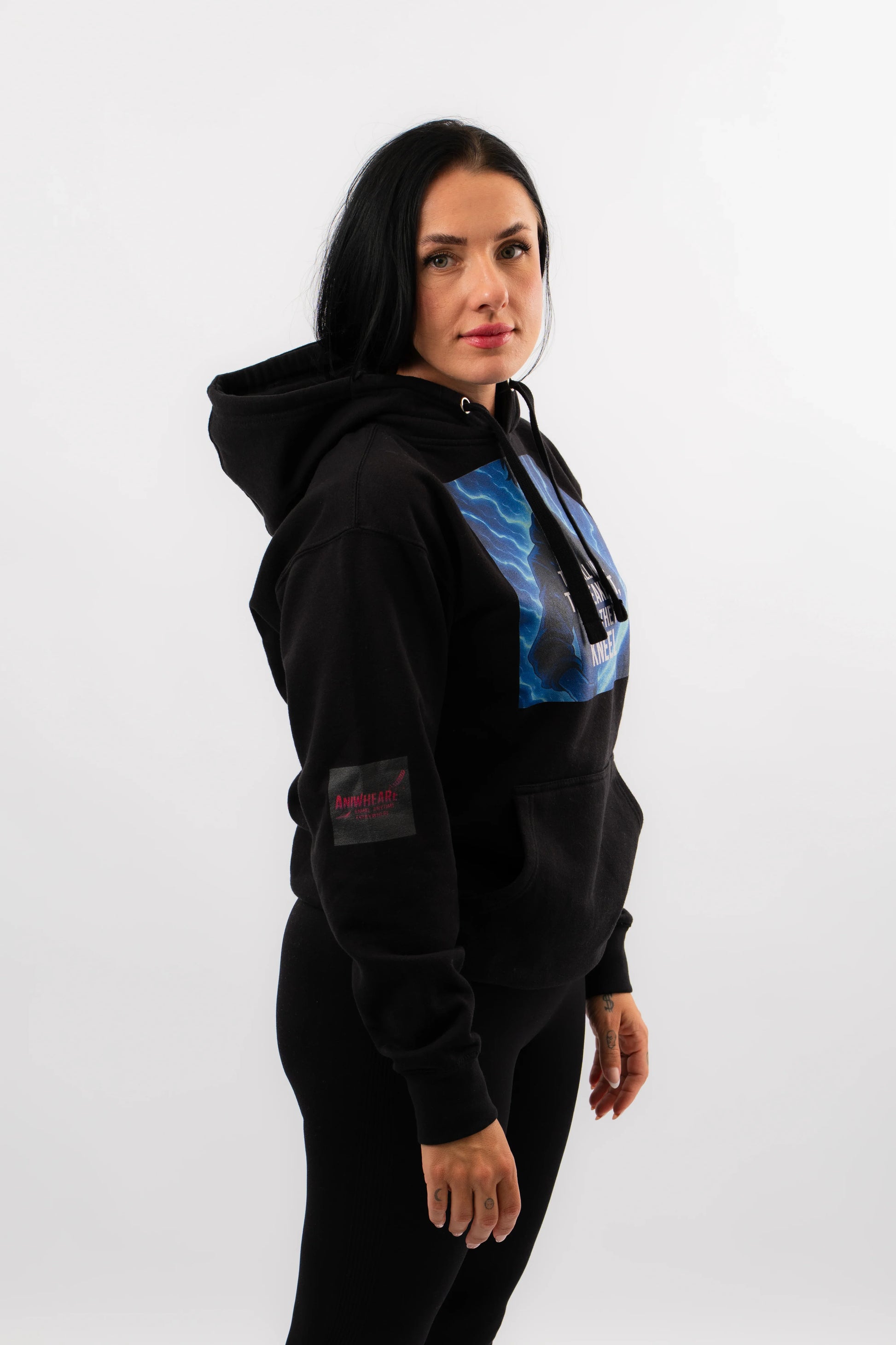 Shadowborn Reign Anime Hoodie Schwarz Unisex | ANIWHEARE